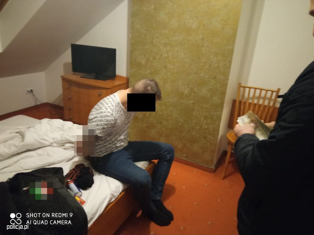 Policjanci z Warszawy złapali dwóch złodziei samochodów. Dorwali ich w Kielcach