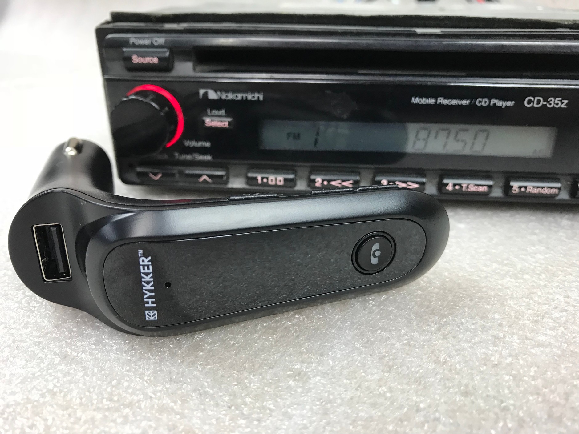 W trakcie testu sprawdziliśmy transmiter z różnmi radiami. Także tak starymi jak kultowe już Nakamichi CD-35z. Hykker Wave