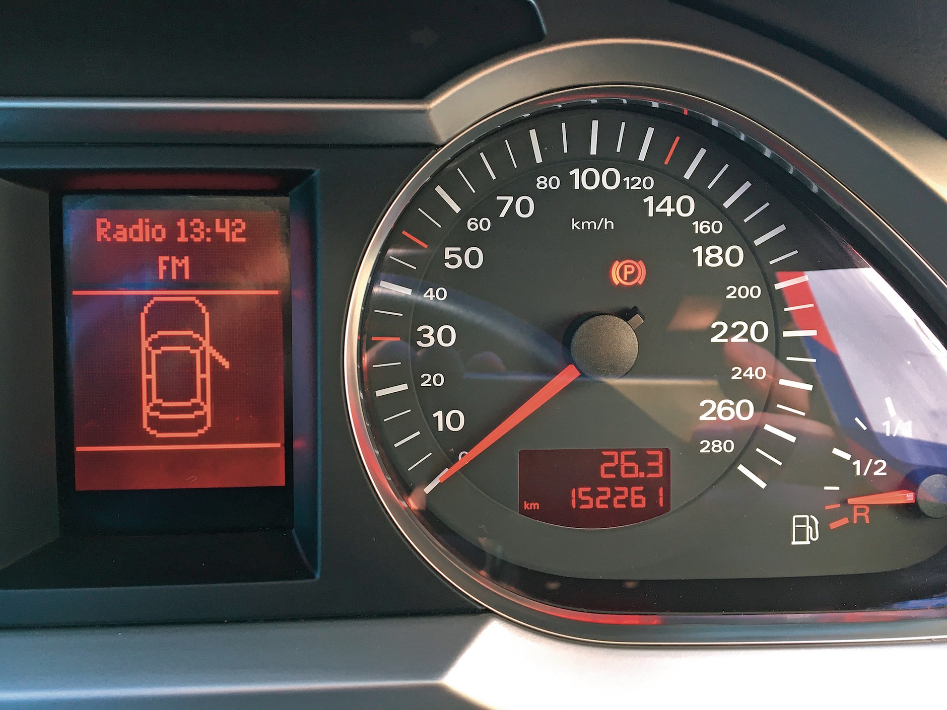 Audi A6 2.4: auto z ogłoszenia