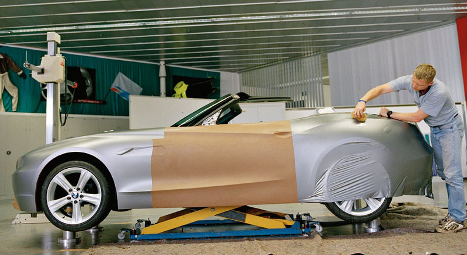 BMW: nowy Z4 Roadster wylądował w Warszawie (cena w Polsce)