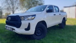 Policjanci odzyskali Toyotę wartą 170 tys. zł. Znaleźli ją jeszcze tego samego dnia, kiedy zniknęła