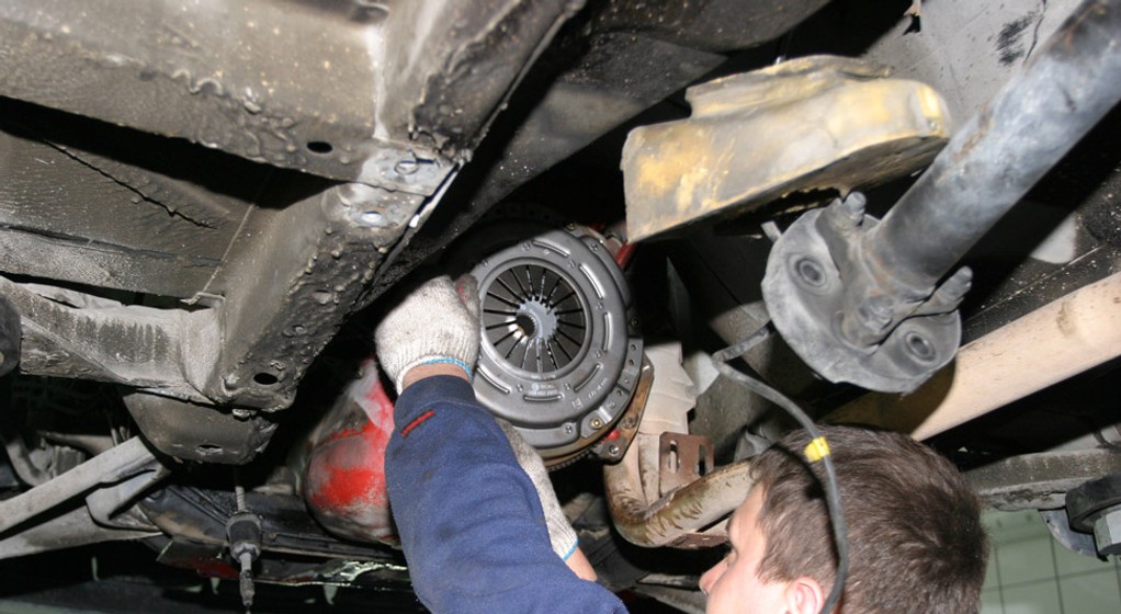 Jak tanio naprawić zużyte sprzęgło?