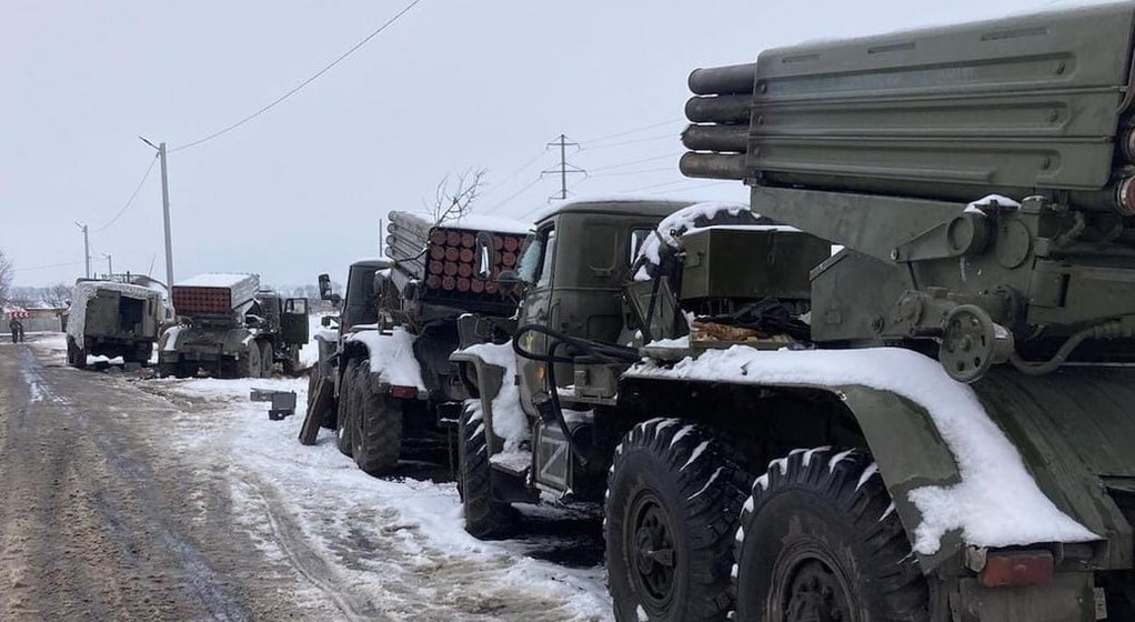 Zniszczone rosyjskie pojazdy wojskowe w regionie Kijowa