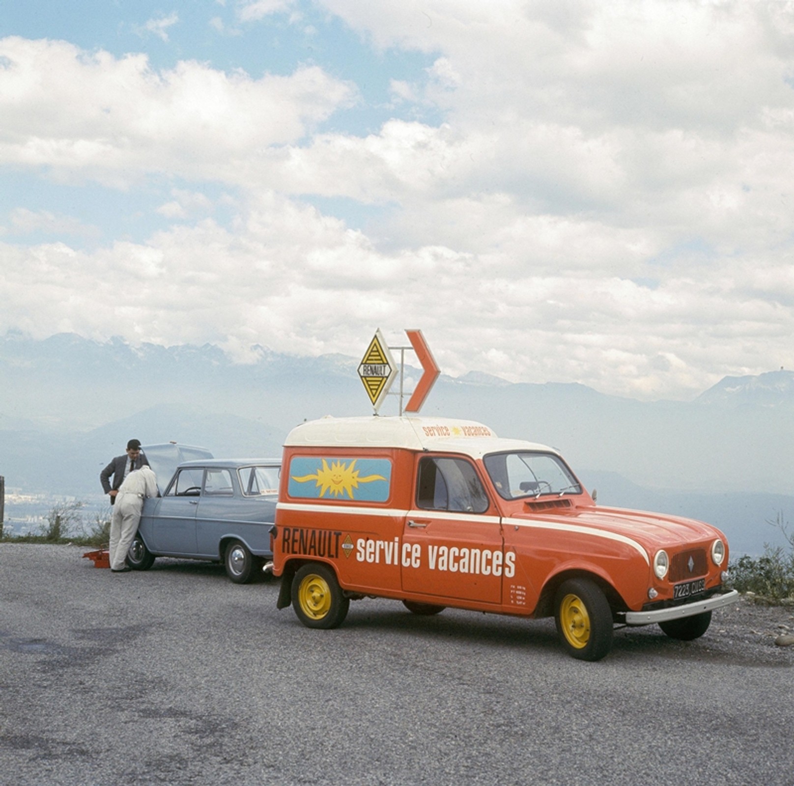 Renault 4 ma pół wieku, prawie tyle co ja