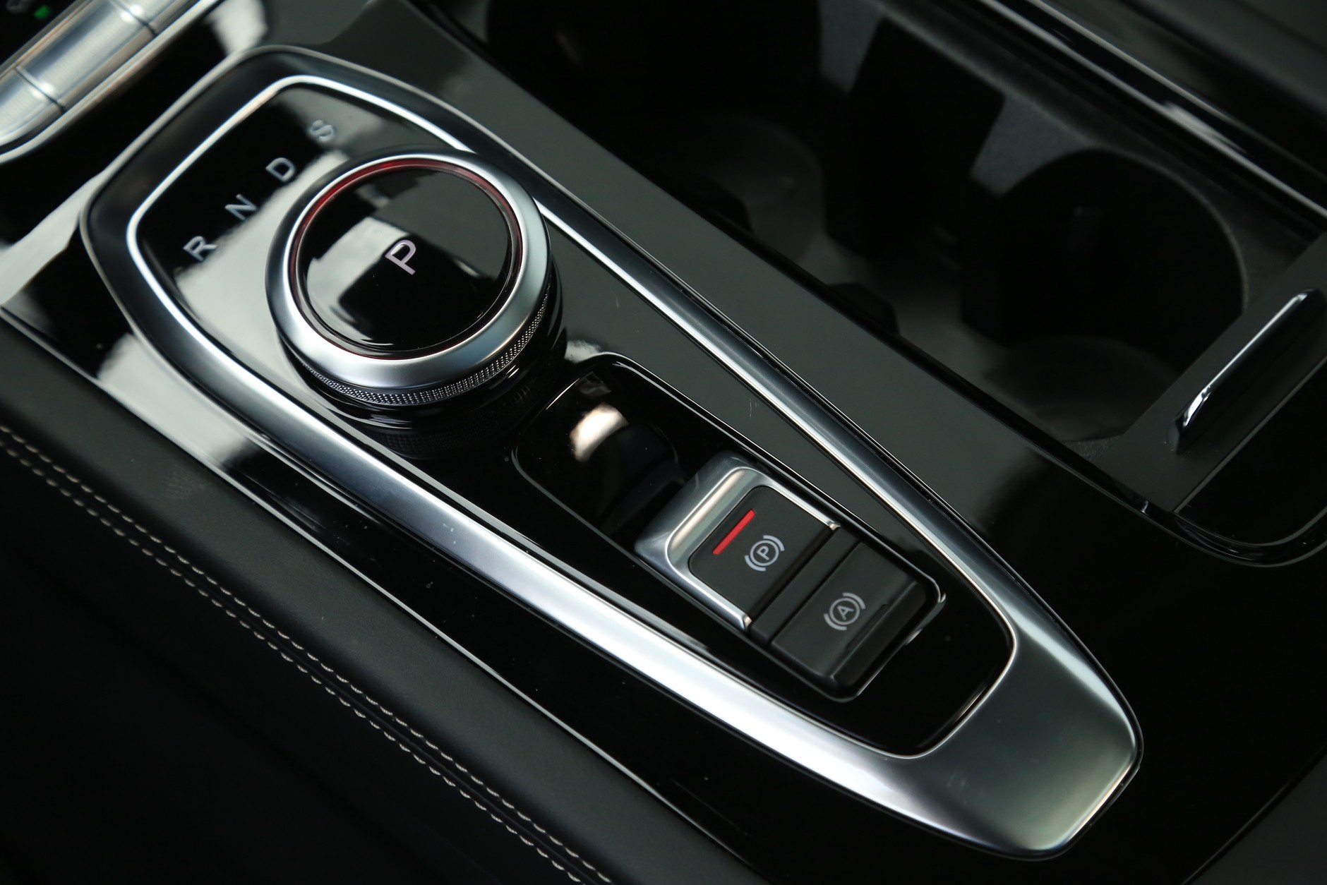 Skywell ET5 2022 1 generacja