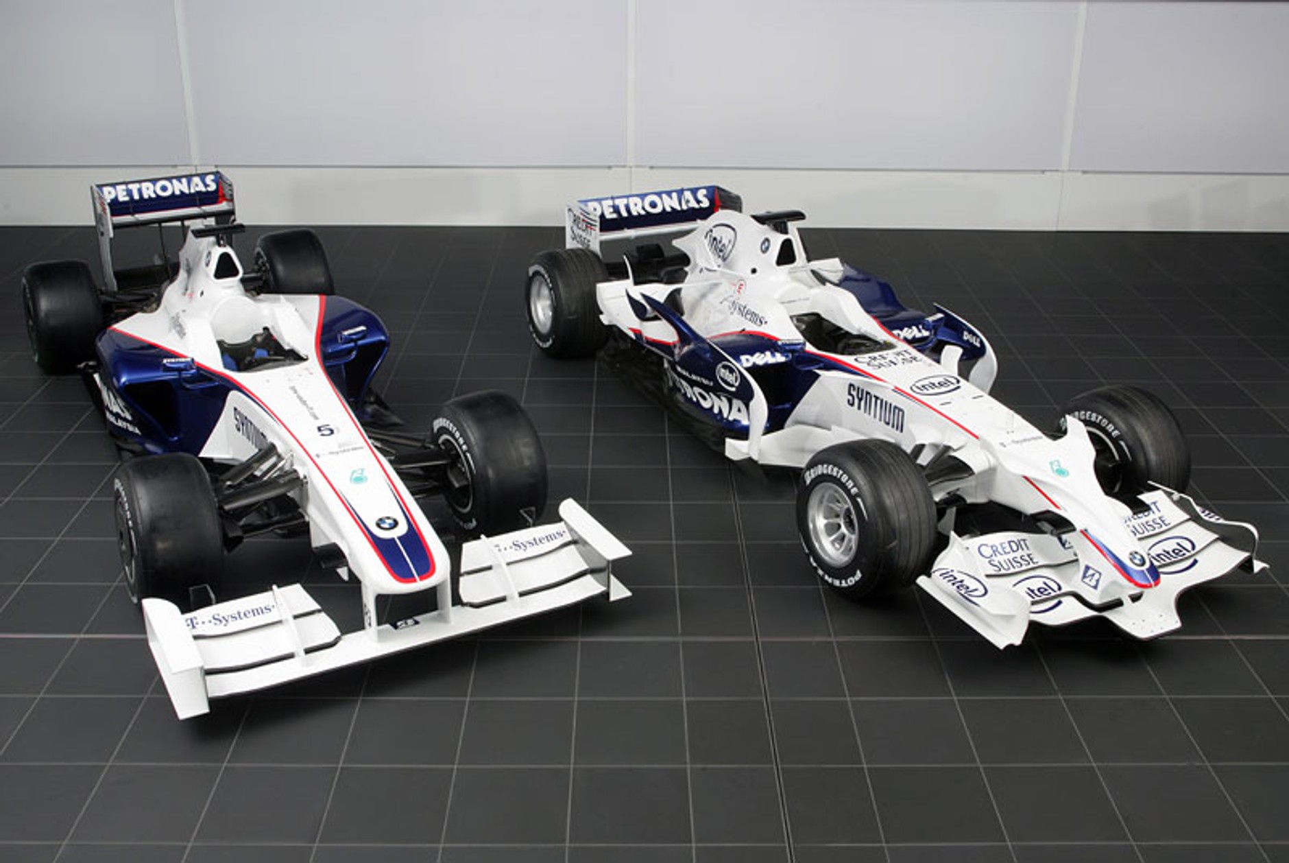 Formuła 1: Robert Kubica sprawdził nowy bolid BMW Sauber - F1.09 (fotogaleria)