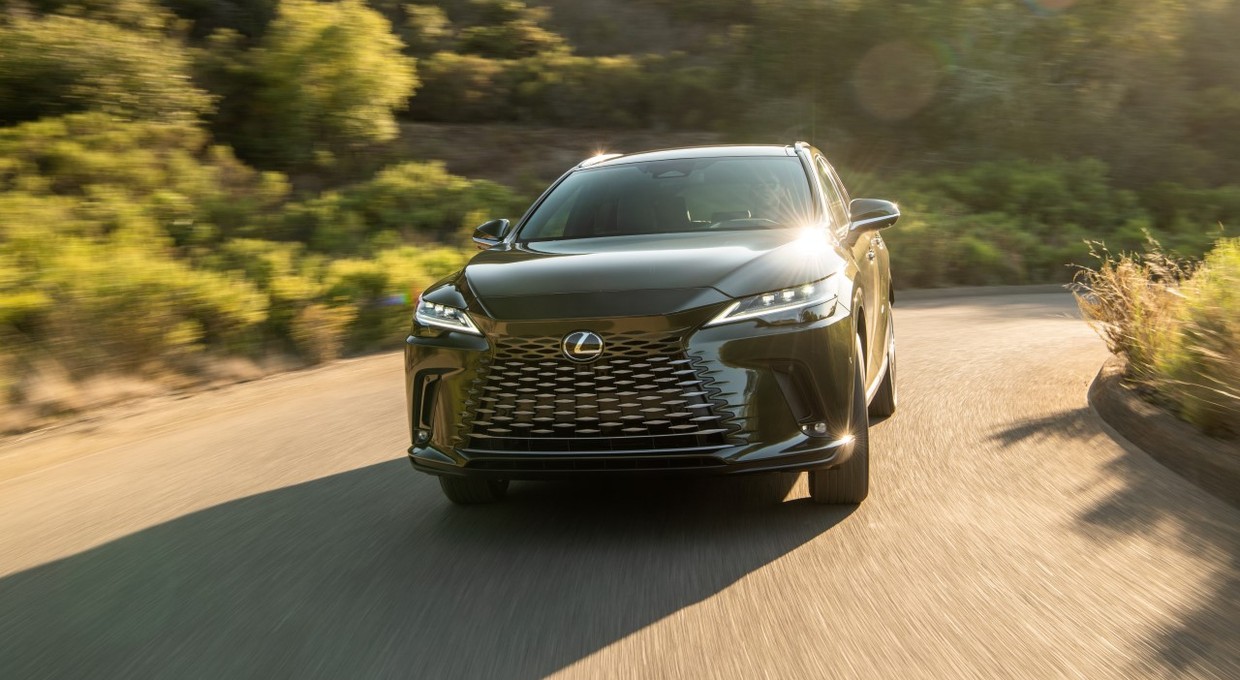 Nowy Lexus RX — wiemy, ile kosztuje w Polsce. Trzy hybrydy do wyboru