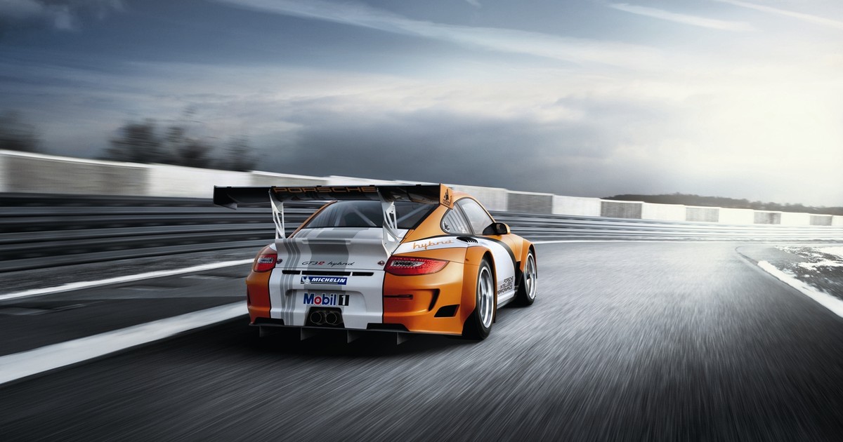 Porsche GT3 R Hybrid