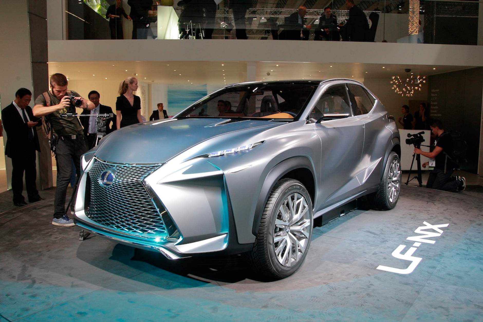 Lexus na IAA 2013: futurystyczny crossover