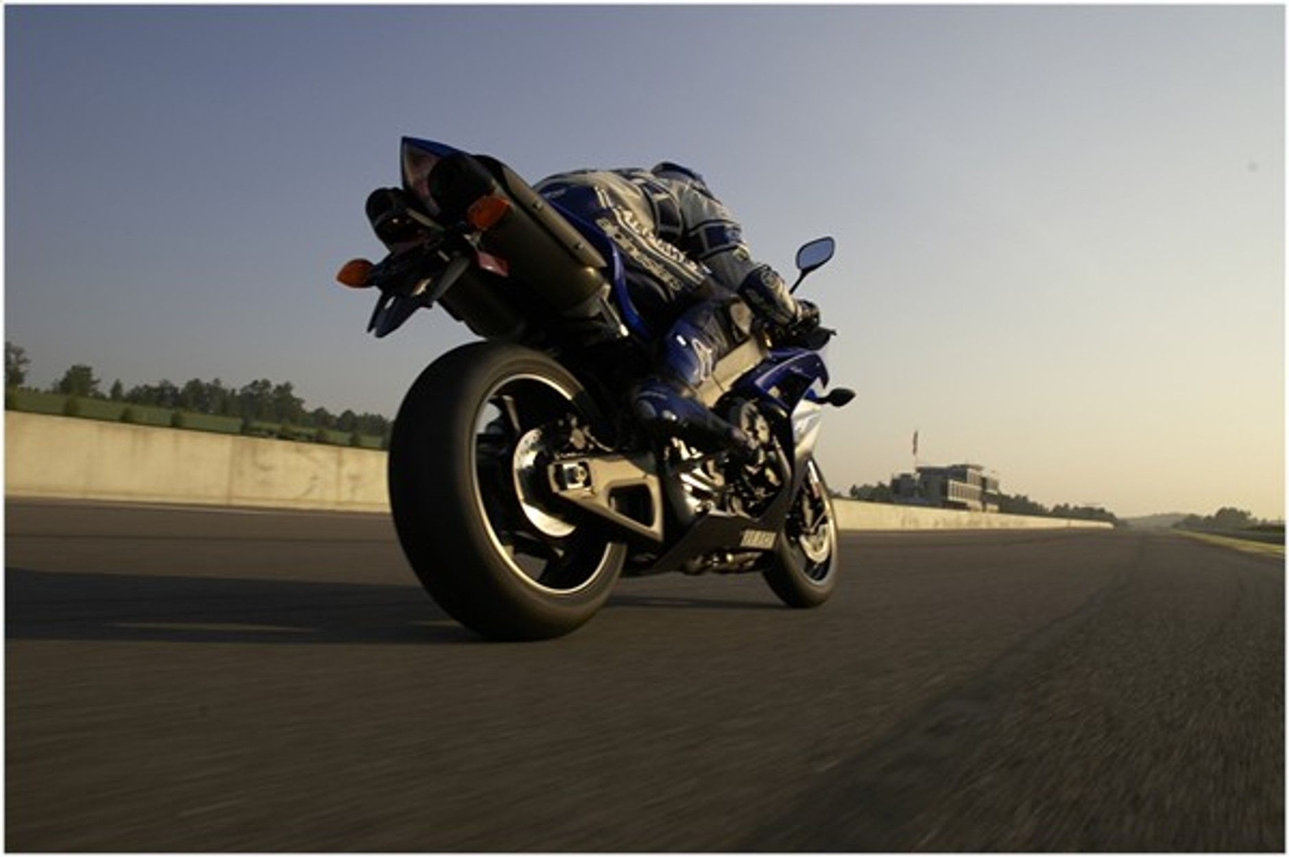 Yamaha YZF-R1 2007: bez kompromisu
