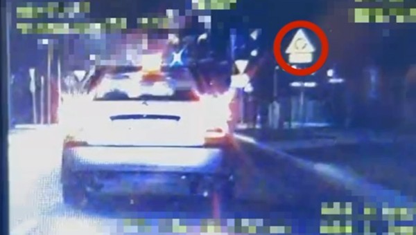 Wsiadła za kierownicę z "promilami". Nie spodziewała się, kogo za chwilę wyprzedzi [WIDEO]