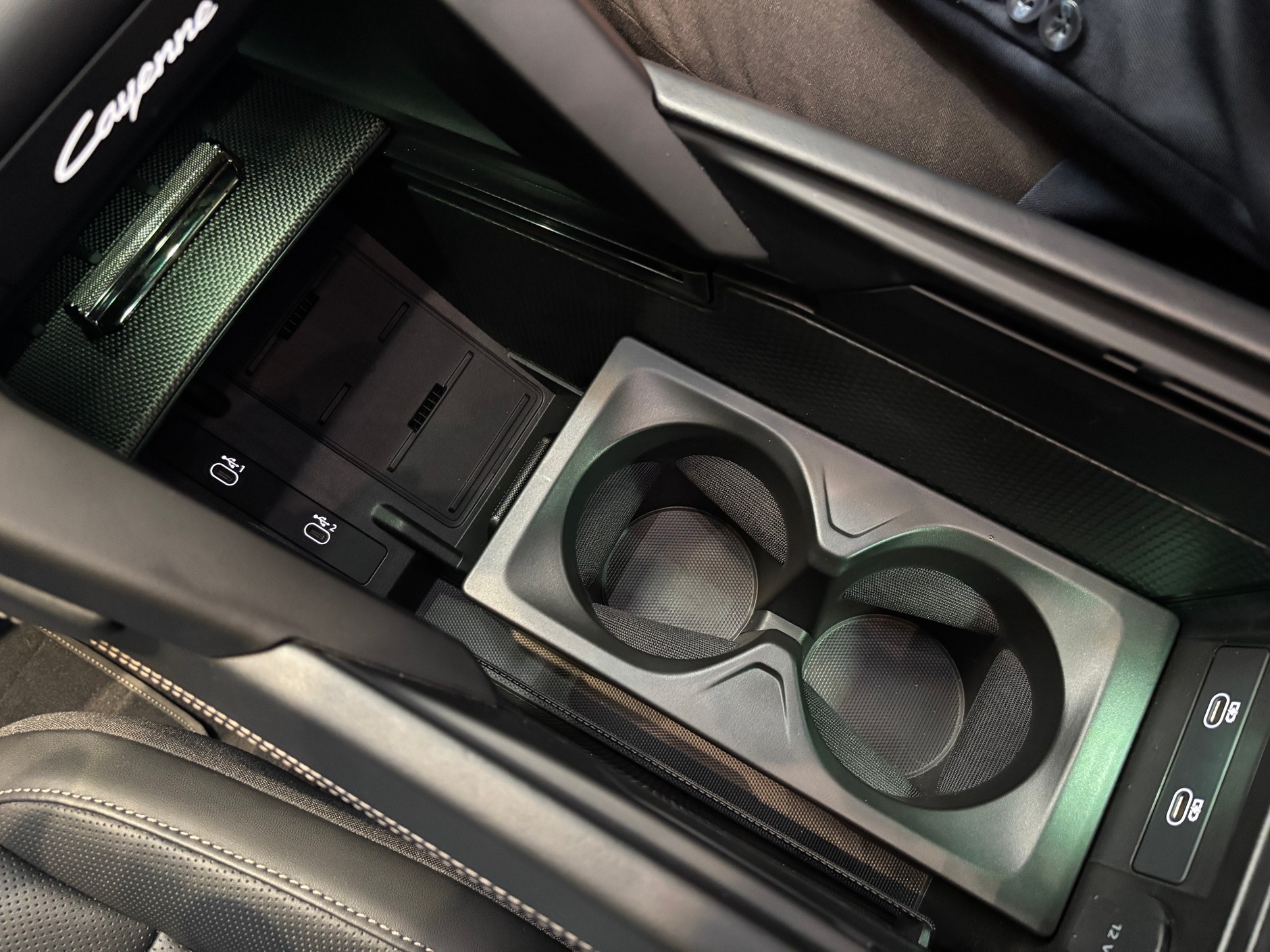 Premiera Cayenne Electric w Porsche Centrum Warszawa Wawer