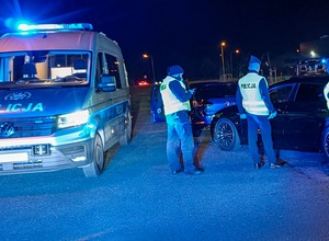 Skontrolowali setki aut na parkingach. Wystawiono mandaty i odebrano dowody