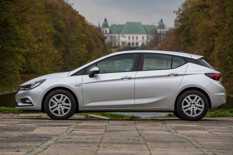 Opel Astra - na rynku od 2015 r., kosztuje od 59 900 zł