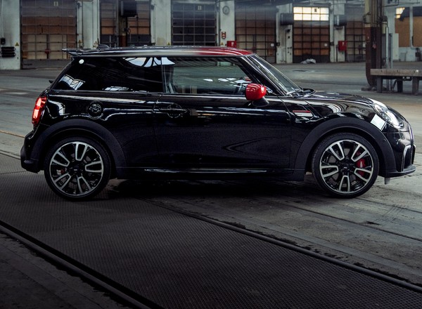 Szukamy auta sportowego na co dzień. Hatchback, cabrio, kombi, a może SUV?