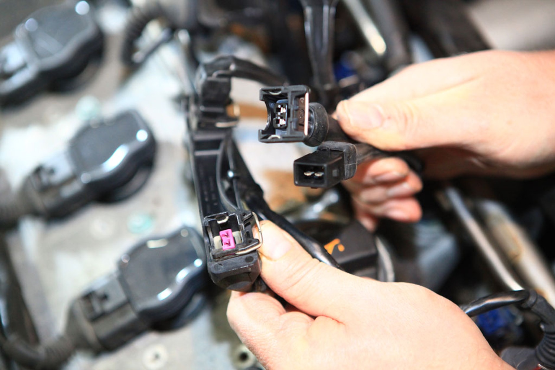 Montaż wiązki elektrycznej wtrysków LPG