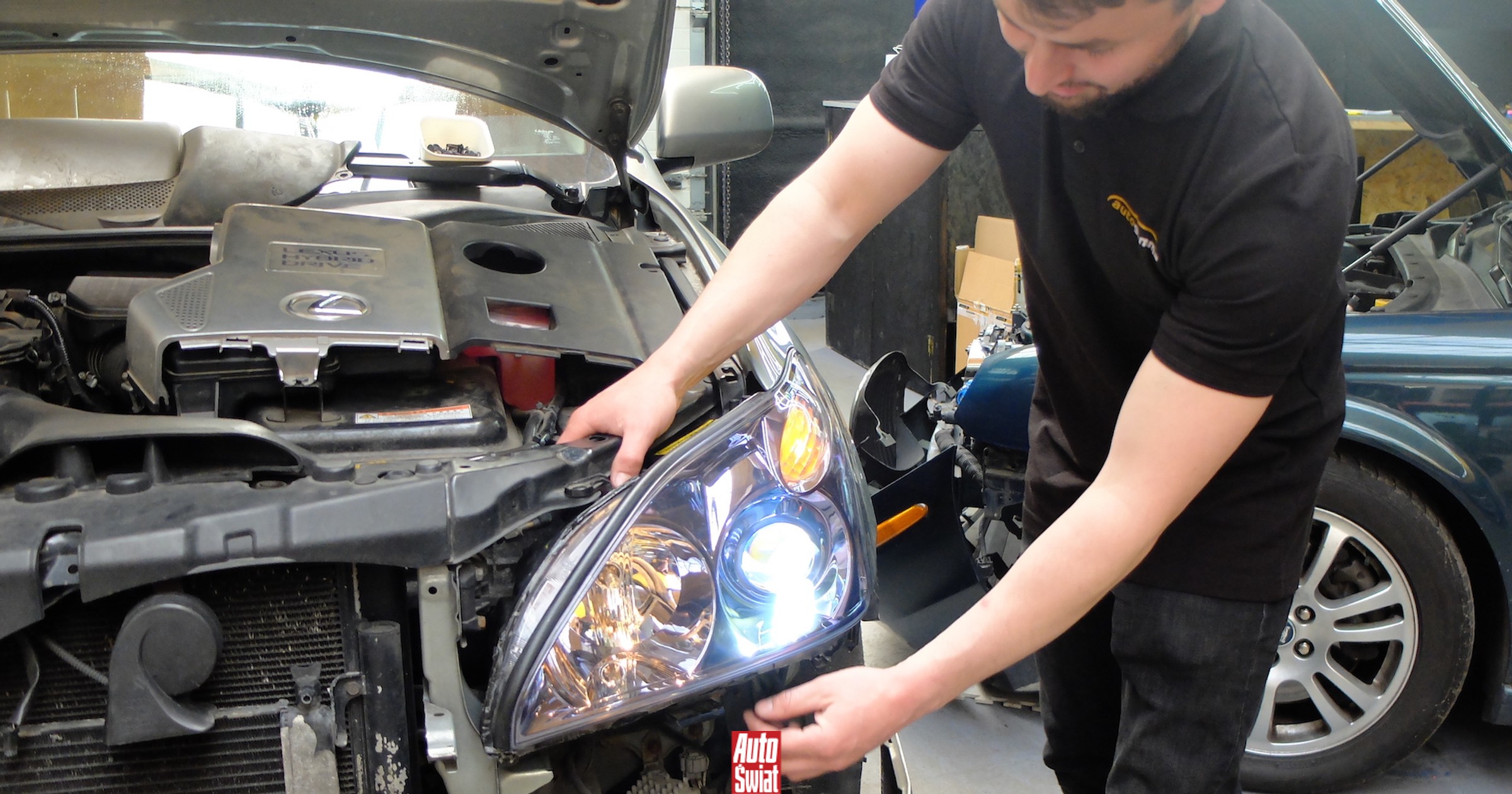 Lampy w aucie słabo świecą? Można je naprawić albo poprawić