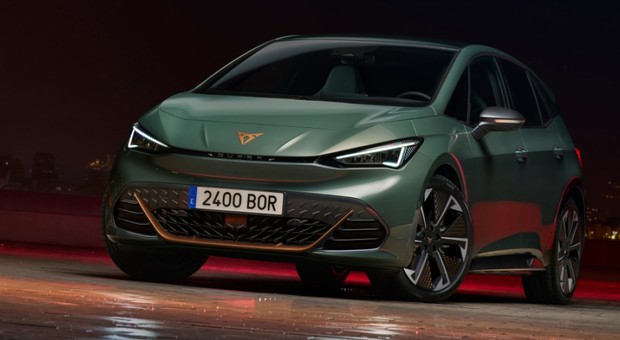 Cupra Born pokazała pazury. Hardkorowa wersja VZ "pędzi" 326 KM tylko na tylną oś