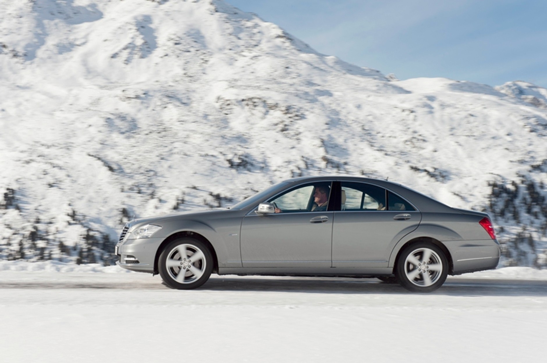 Mercedesy 4x4, duuużo zdjęć, zimą, w ładnej scenerii, ach