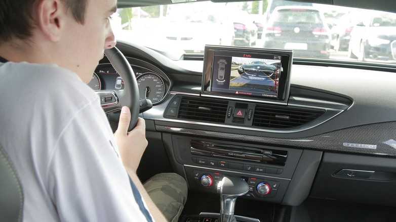 Auto, które widzi wszystko czyli systemy wspierające kierowcę