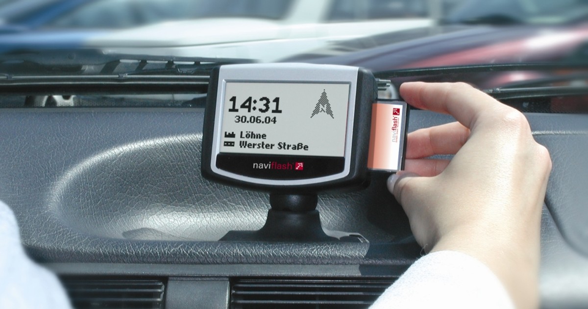 Naviflash, czyli polski wkład w nawigację samochodową. Sprzęt produkowano w Mielcu i był najwyższej klasy. Protoplasta Naviflash, czyli sprzęt z logo THB wyposażony był w oddzielną centralkę z prawdziwym żyroskopem.