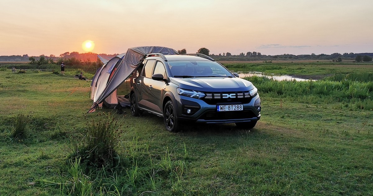 Do Dacii Jogger producent opracował zewnętrzny namiot, a dodatkowo wkład sypialny do środka