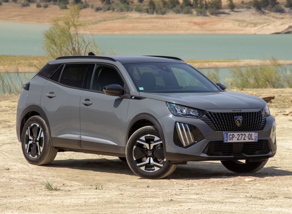 Nowy Peugeot 2008 i spółka. Odświeżona gama i nowy kokpit. I-Cockpit