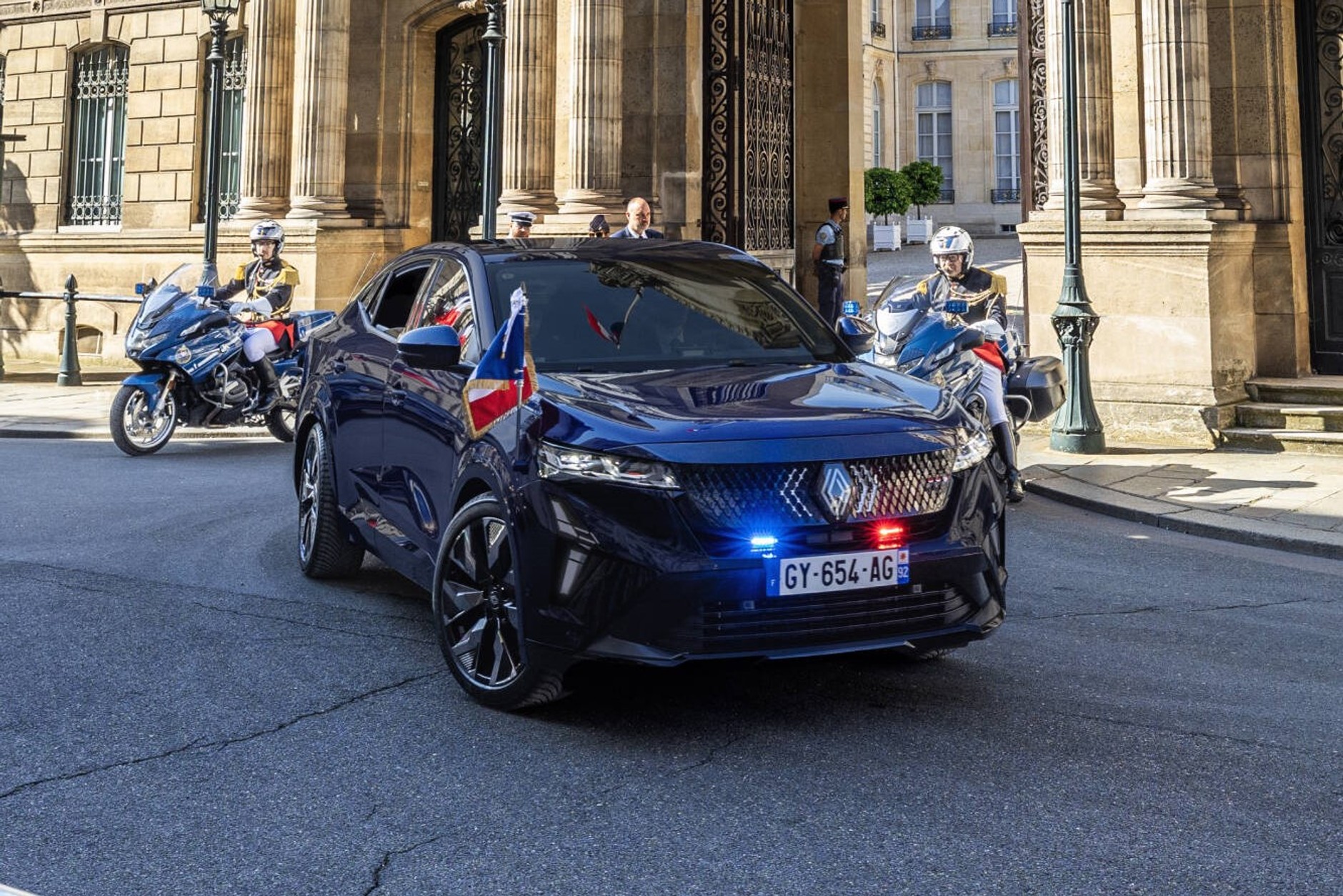 Renault Rafale zostało nową limuzyną prezydencką Emmanuela Macrona