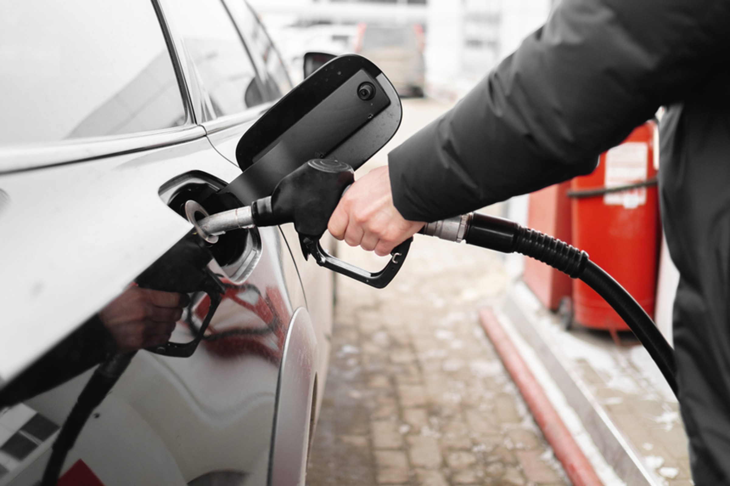 Nowy rodzaj paliwa już jest na stacjach. Zatankują je tysiące kierowców