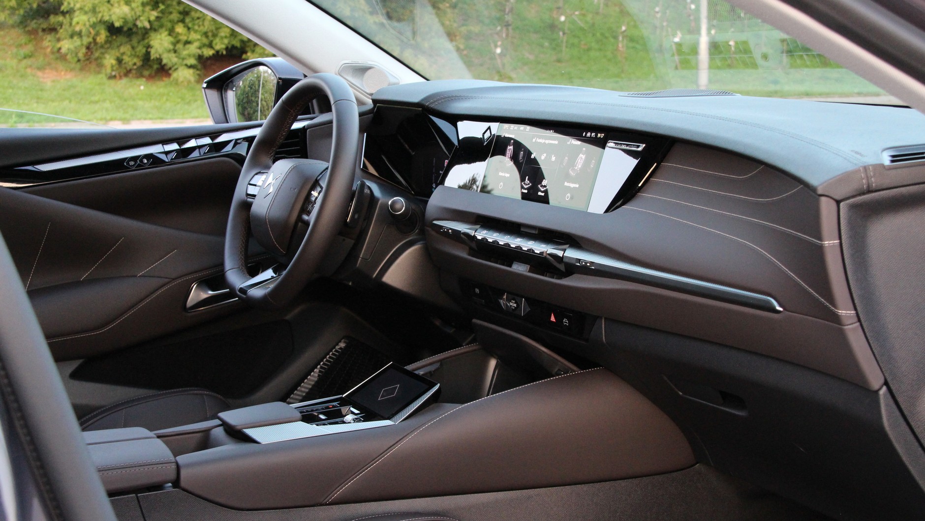 DS 4 PHEV Antoine De Saint Exupery