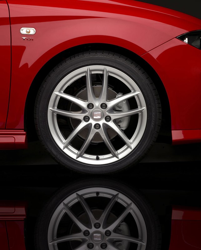 Seat Leon Linea R: kolejny usportowiony Leon