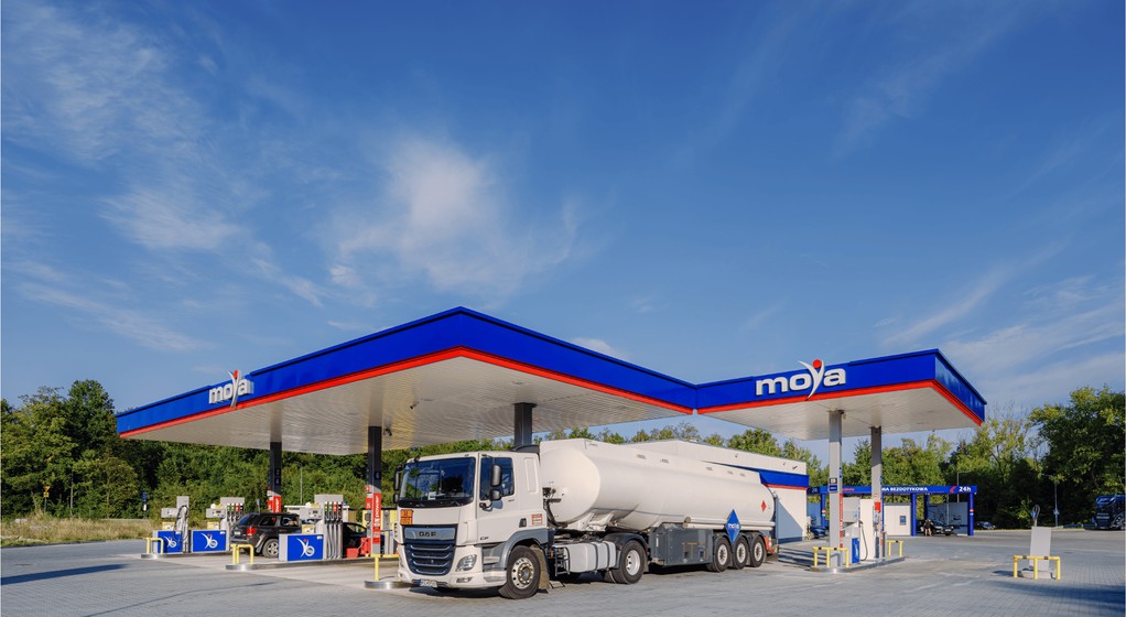 Stacja Paliw Moya