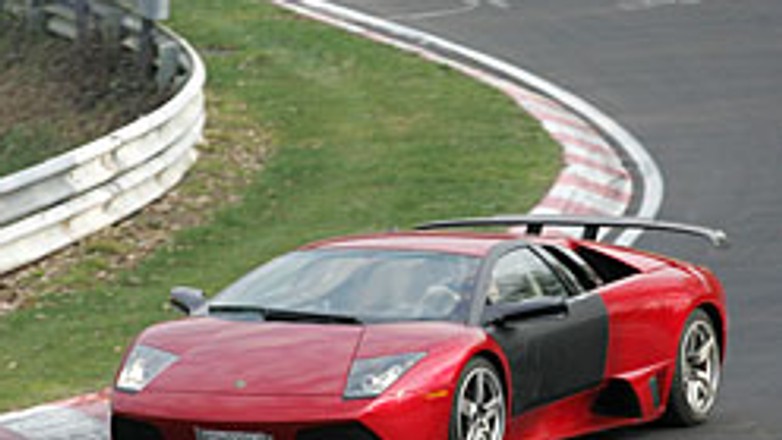 Zdjęcia szpiegowskie: duże Lambo bez zbędnych kilogramów