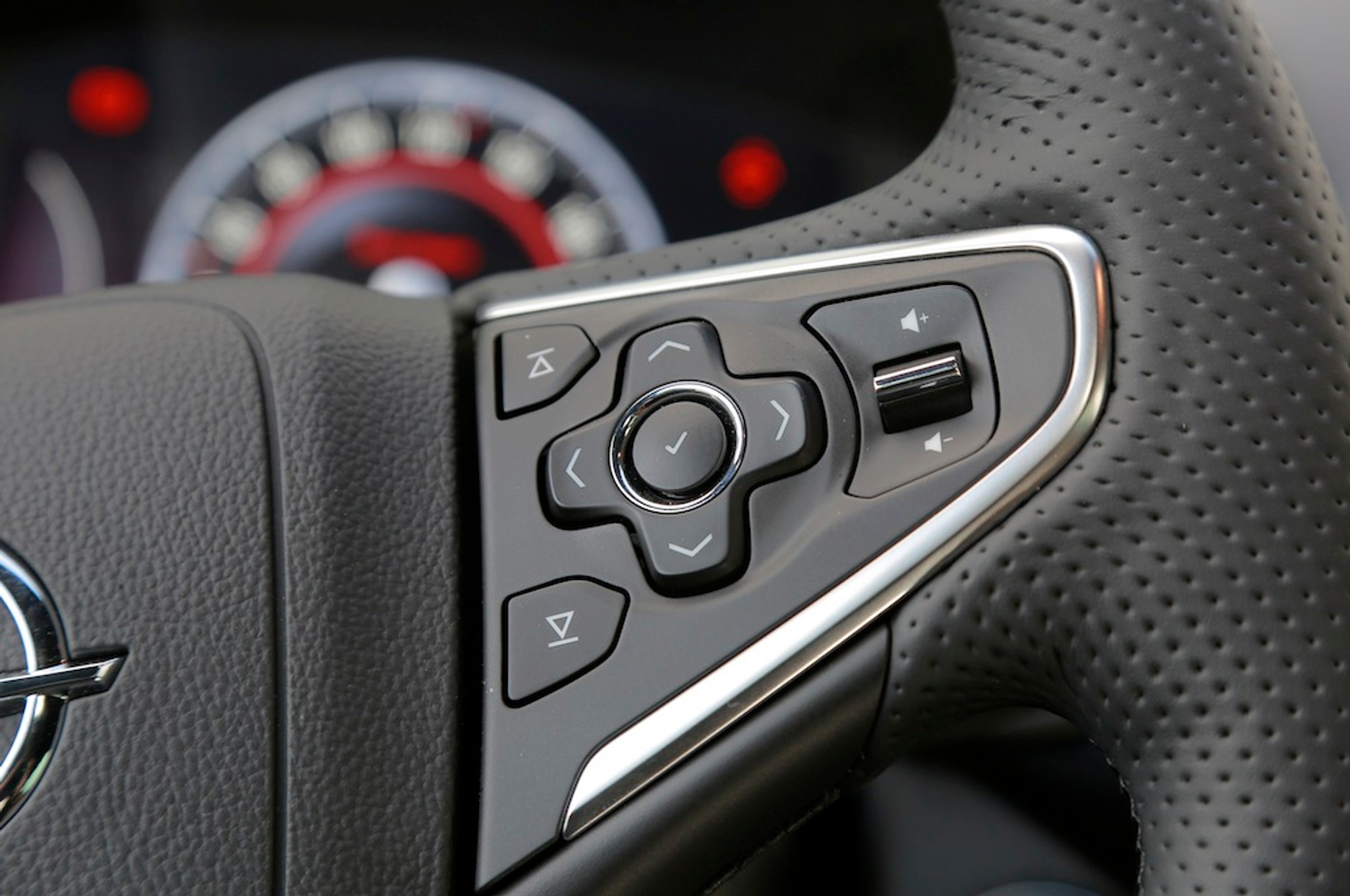 Test Opla Insignii po liftingu