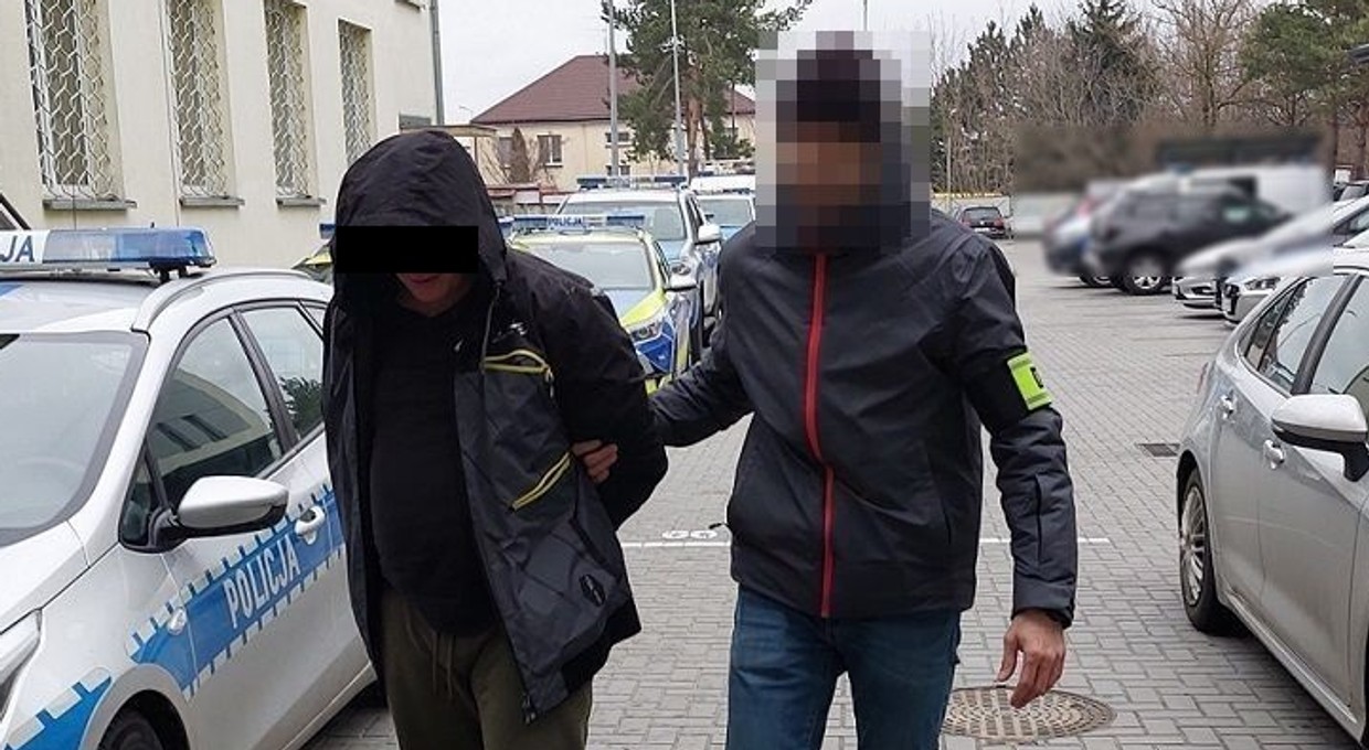 Usłyszał klakson i sięgnął po broń. Policja znalazła przy nim coś jeszcze