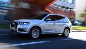 Audi Q7 e-tron - czy warto kupić hybrydę?