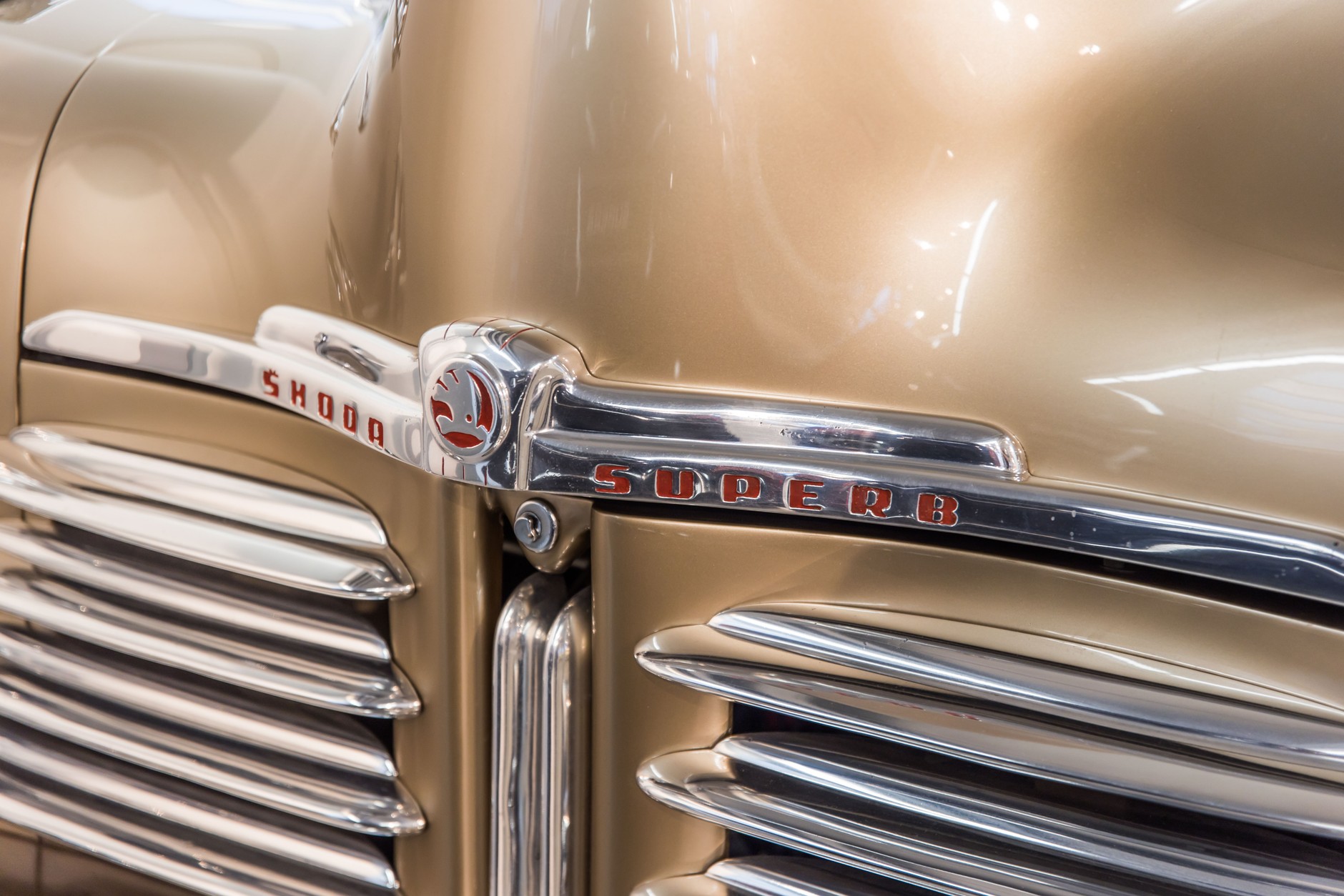 klasyczna Škoda Superb w ŠKODA Muzeum Mladá Boleslav