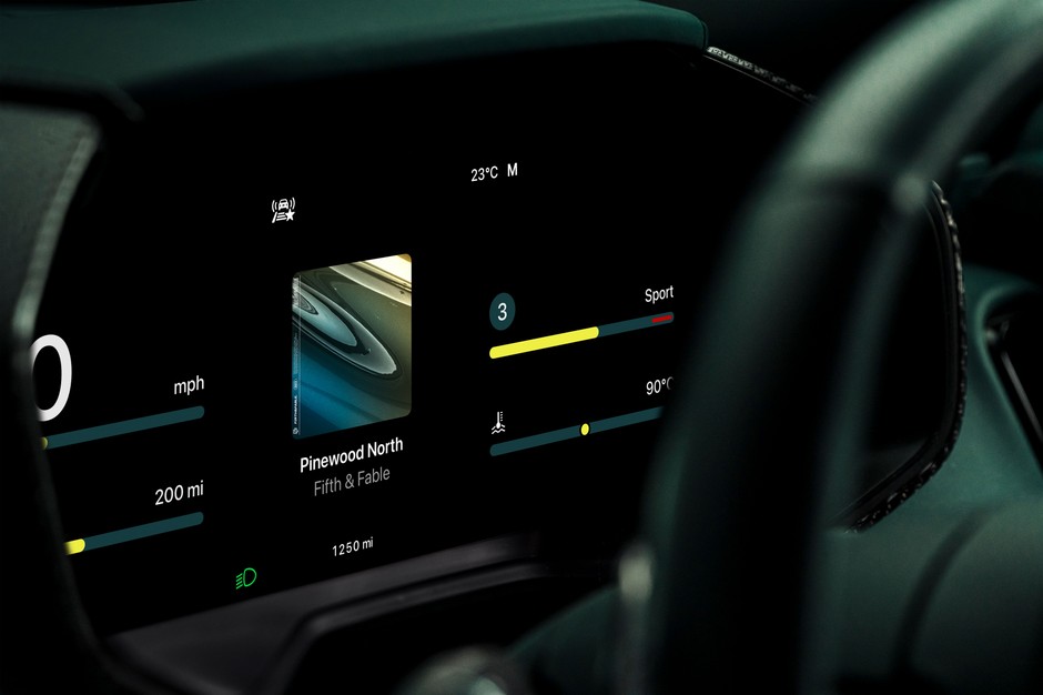 Aston Martin Apple CarPlay Ultra