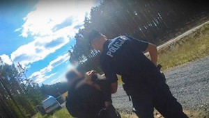 Uciekał motocyklem po narkotykach. Mamy nagranie z policyjnego pościgu