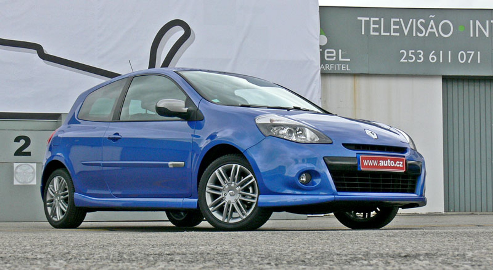 Renault: nowe Clio wkracza do salonów w Polsce (ceny)