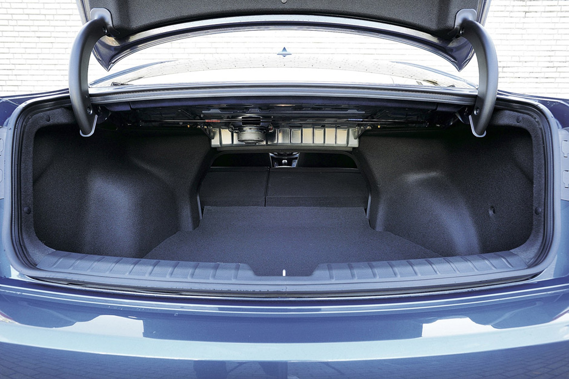 Nowa Mazda 6 kontra Hyundai i40: porównanie rodzinnych sedanów