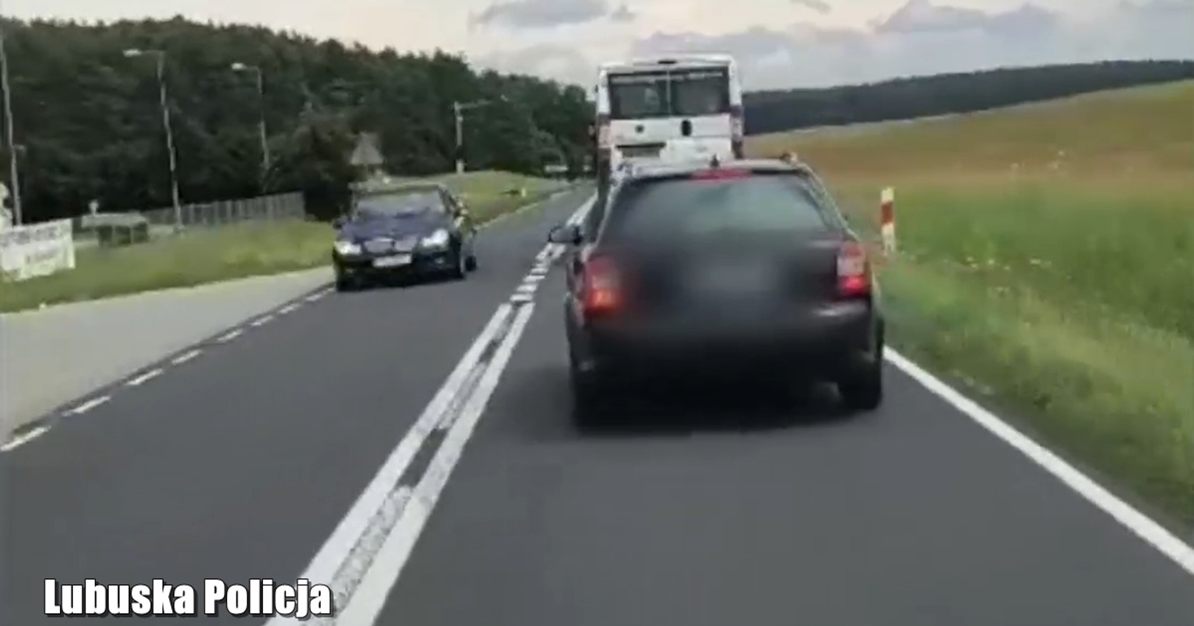Kierowca Audi uciekał przed policją. Był pijany