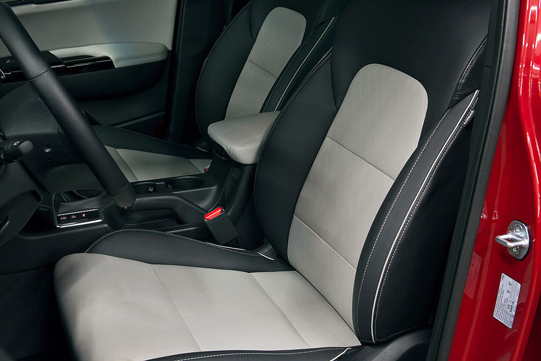 Nowa Kia Sportage - jazda szybka na lodzie