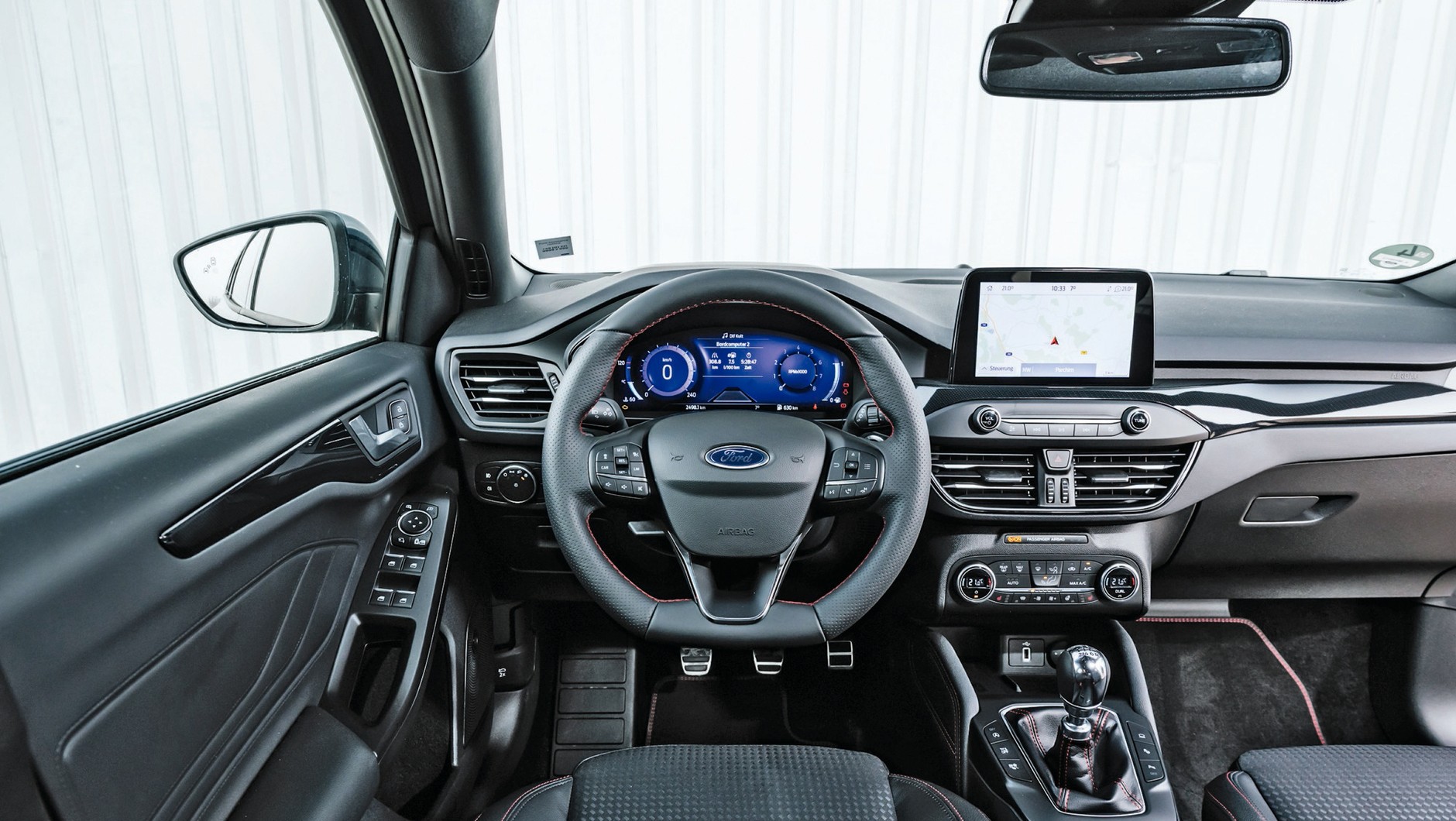 Ford Focus 1.0 EcoBoost Hybrid - kokpit