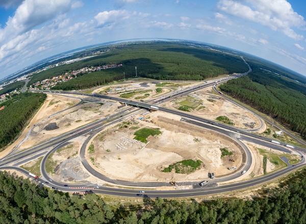 W Polsce powstaje ponad 1400 km nowych dróg [Lista]