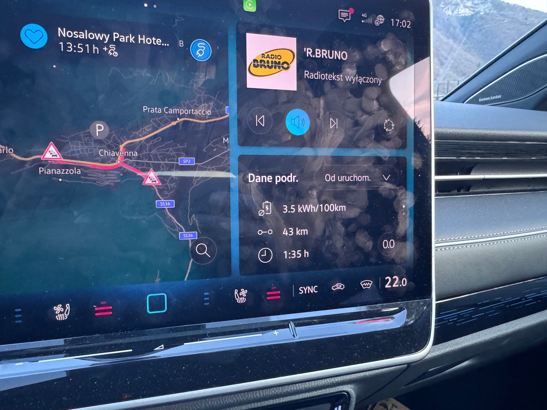 Po zjeździe z góry i poruszaniu się po płaskim terenie udało się osiągnąć zużycie na poziomie 3,5 kWh/100 km. Taki wynik po 43 km daje szanse na bardzo niskie zużycie na 100 km