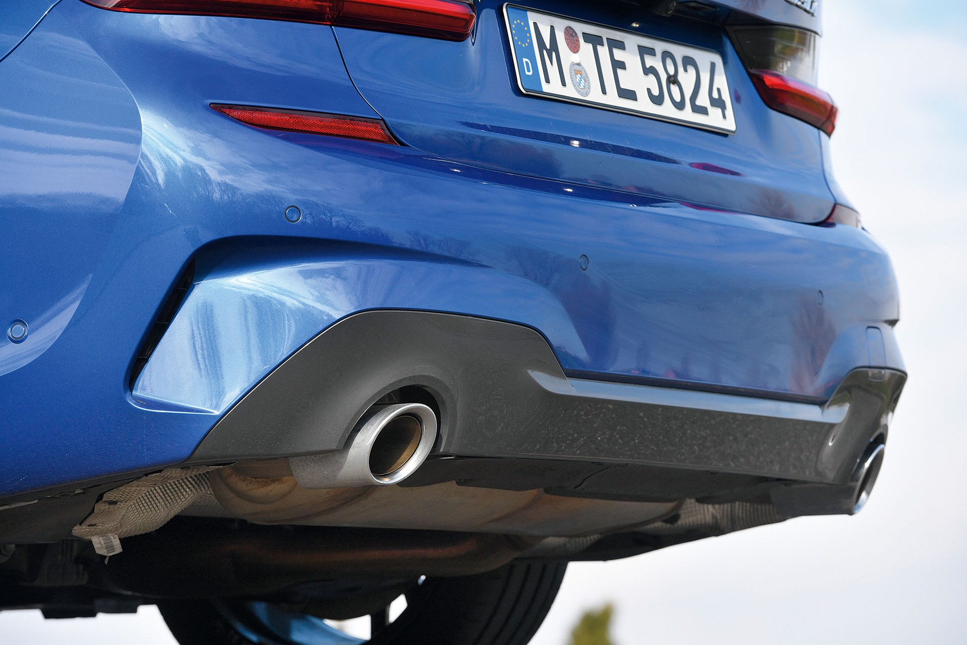 BMW 330i kontra Mercedes C 300 - odwieczni rywale