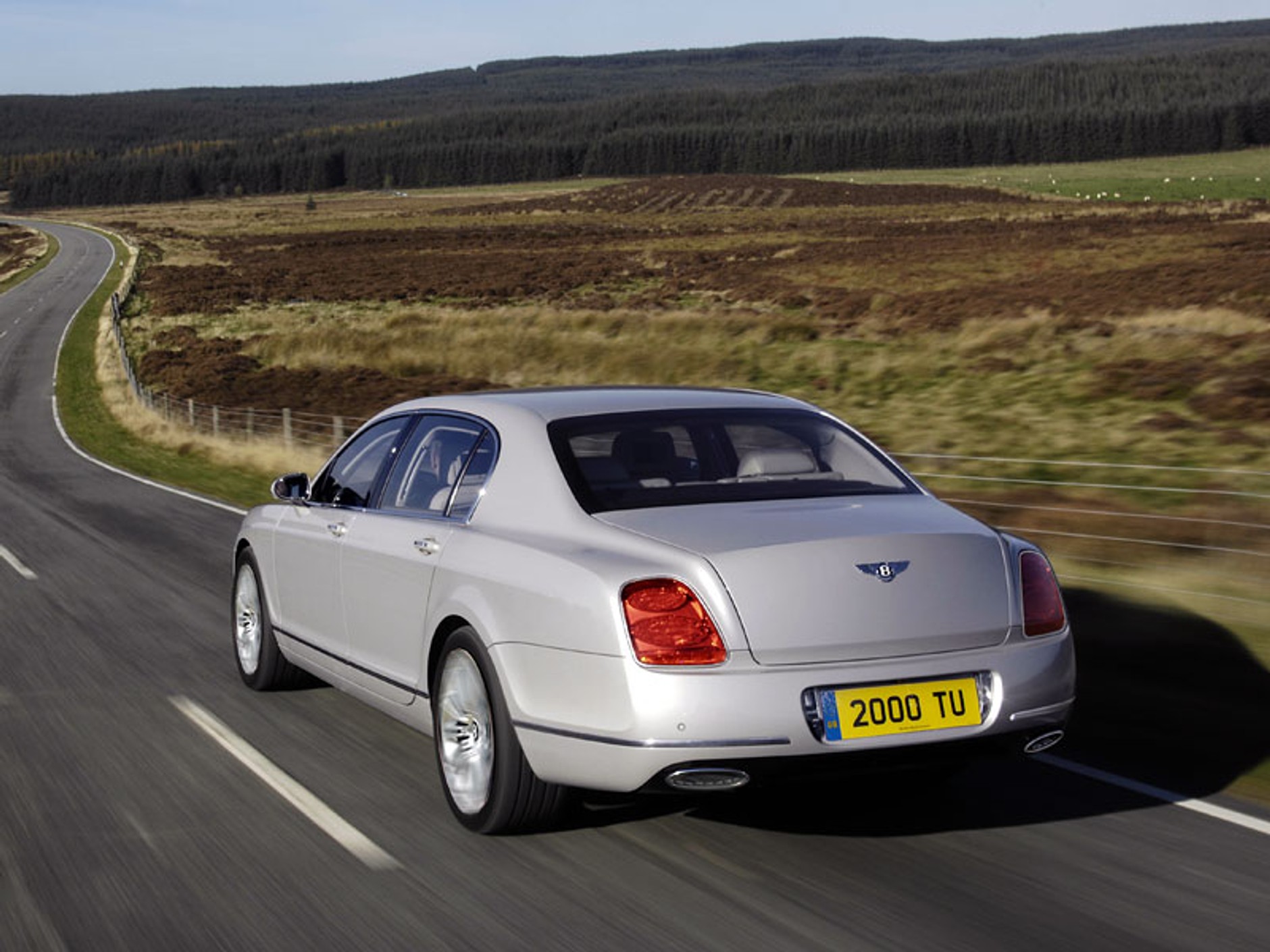 Bentley Continental Flying Spur: nowości na rok 2009 i mocna wersja Speed
