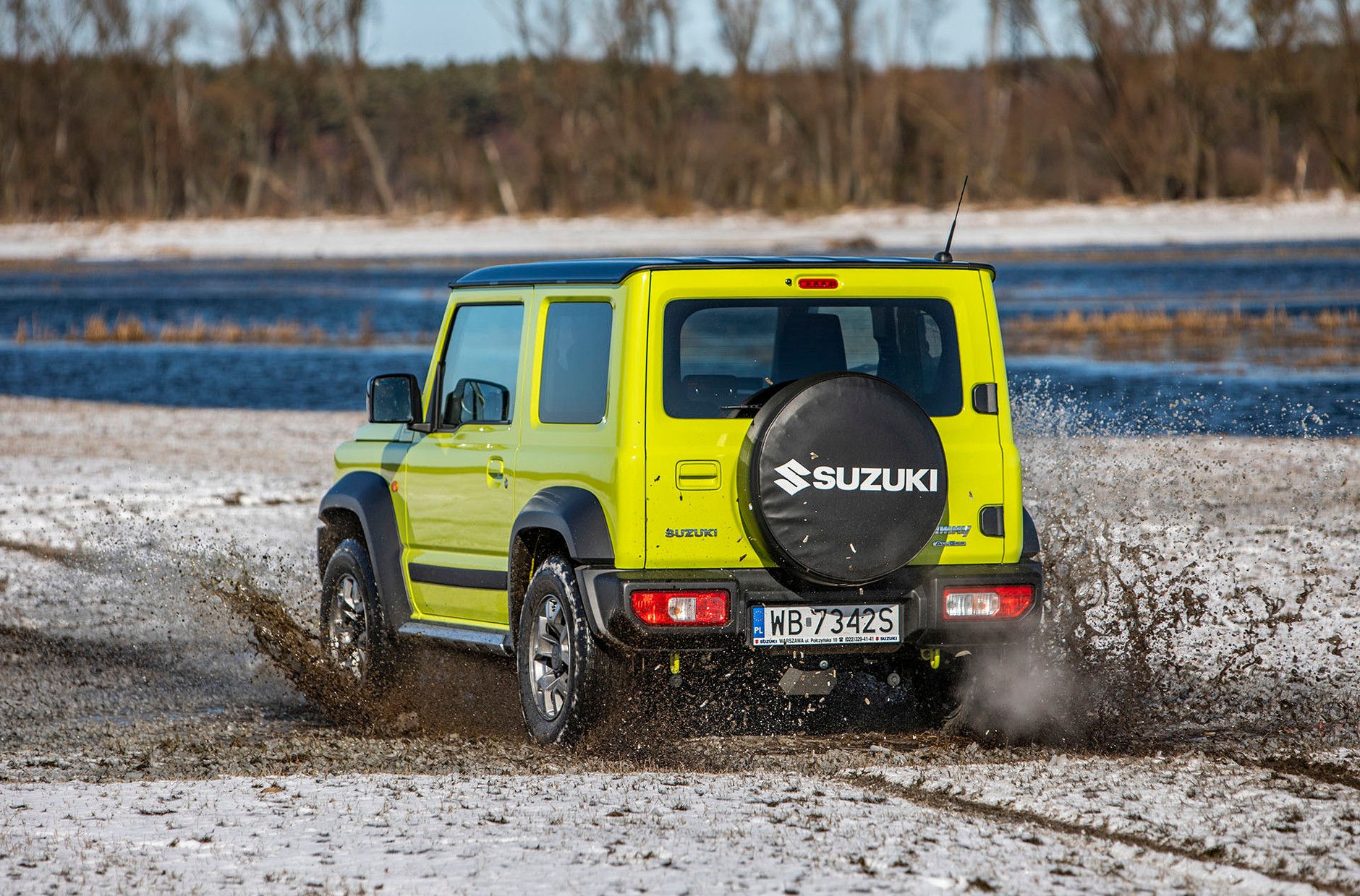 Suzuki Jimny 1.5 VVT 4AT - jego żywioł to teren