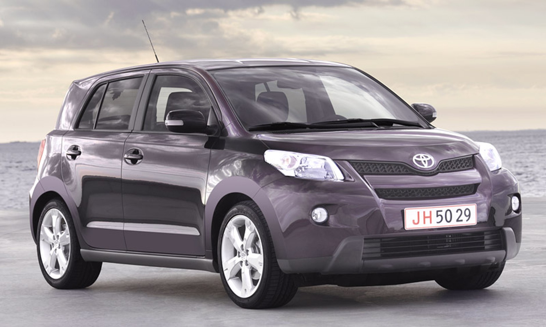 Paryż 2008: Toyota Urban Cruiser – miejski crossover z napędem 4x4 i nowym silnikiem 1,33 Dual VVT-i